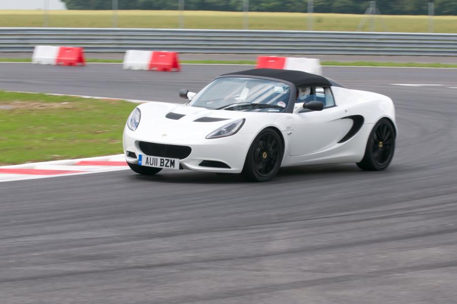  Lotus Elise Club Racer 2011 года  (фото 6 из 30)